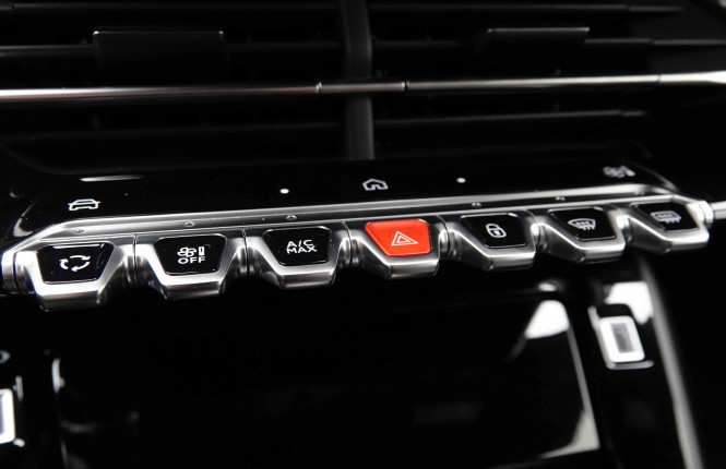 PEUGEOT_PEUGEOT_2008_2652251_15.jpg PEUGEOT_PEUGEOT_2008_2652251_15.jpg