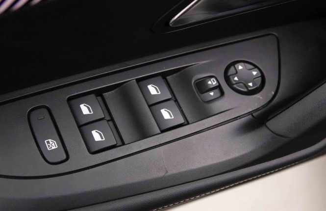 PEUGEOT_PEUGEOT_2008_2652820_47.jpg