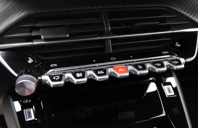 PEUGEOT_PEUGEOT_2008_2652826_41.jpg