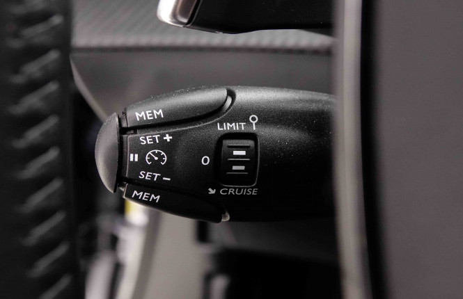 PEUGEOT_PEUGEOT_2008_2653086_17.jpg