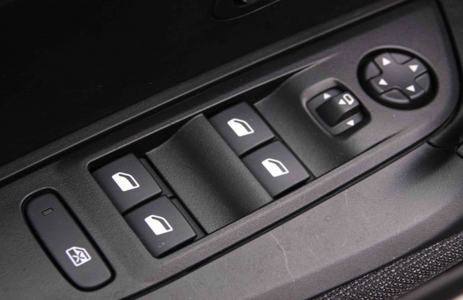 PEUGEOT_PEUGEOT_2008_2653088_20.jpg PEUGEOT_PEUGEOT_2008_2653088_20.jpg