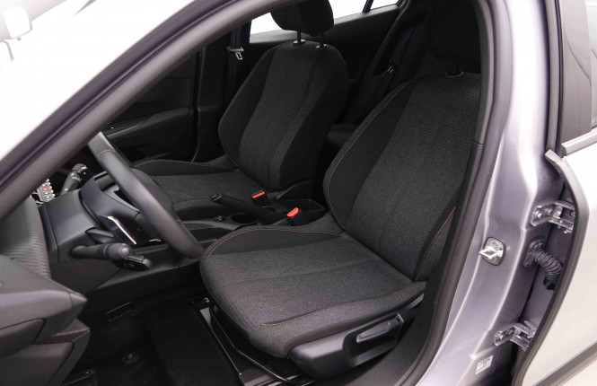 PEUGEOT_PEUGEOT_2008_2653091_6.jpg