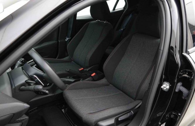 PEUGEOT_PEUGEOT_2008_2653093_6.jpg