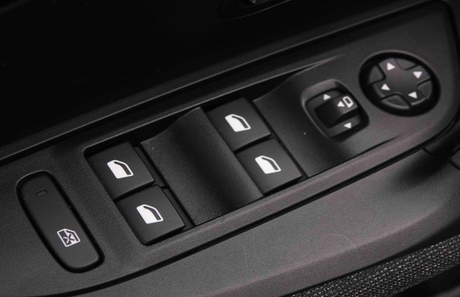 PEUGEOT_PEUGEOT_2008_2653094_20.jpg