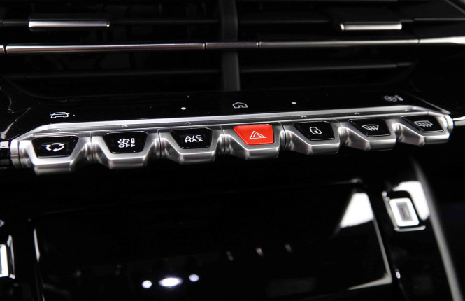 PEUGEOT_PEUGEOT_2008_2653217_14.jpg