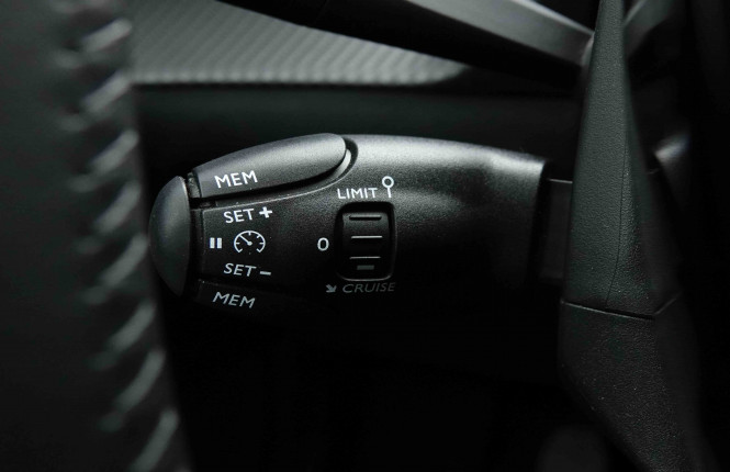 PEUGEOT_PEUGEOT_2008_2653230_17.jpg