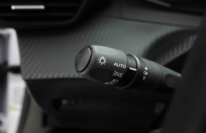 PEUGEOT_PEUGEOT_2008_2653273_15.jpg