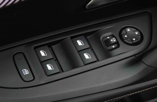 PEUGEOT_PEUGEOT_2008_2653452_21.jpg