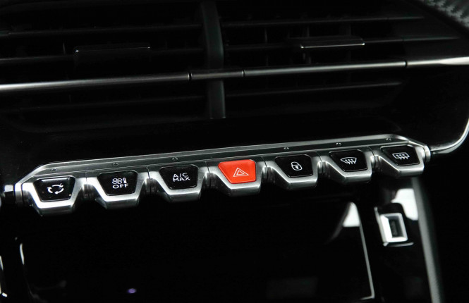 PEUGEOT_PEUGEOT_2008_2653616_14.jpg