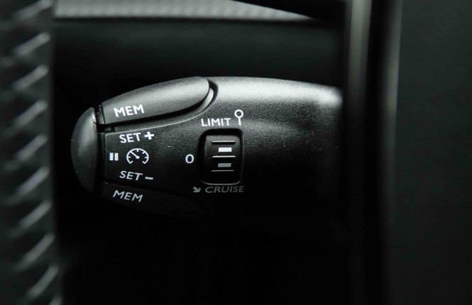 PEUGEOT_PEUGEOT_2008_2654452_16.jpg