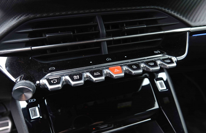 PEUGEOT_PEUGEOT_2008_2655158_12.jpg PEUGEOT_PEUGEOT_2008_2655158_12.jpg