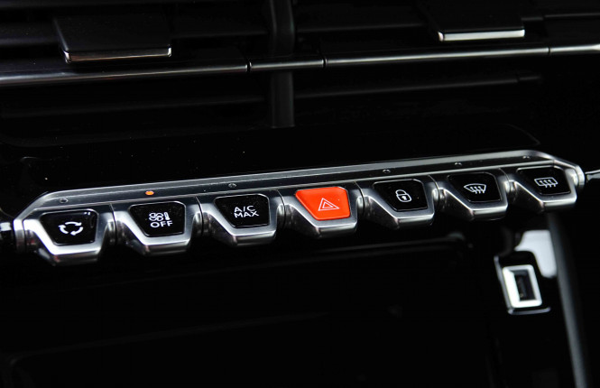 PEUGEOT_PEUGEOT_2008_2655345_13.jpg PEUGEOT_PEUGEOT_2008_2655345_13.jpg