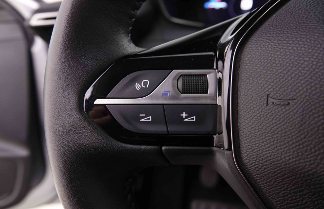 PEUGEOT_PEUGEOT_208_2446701_17.jpg