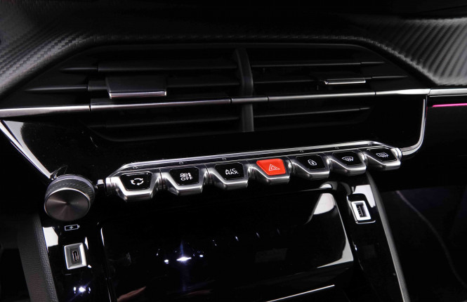 PEUGEOT_PEUGEOT_208_2546926_13.jpg