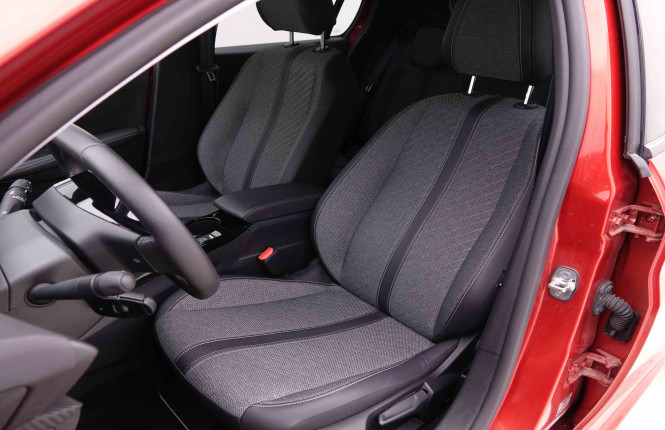 PEUGEOT_PEUGEOT_208_2548502_6.jpg