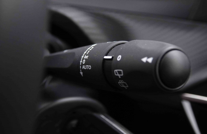 PEUGEOT_PEUGEOT_208_2548510_14.jpg