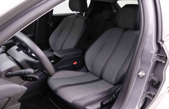 PEUGEOT_PEUGEOT_208_2548518_6.jpg