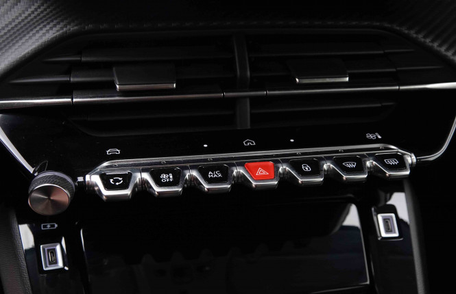 PEUGEOT_PEUGEOT_208_2548519_13.jpg