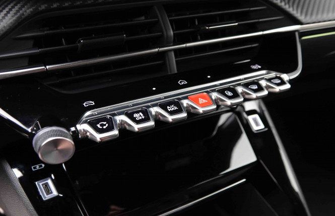 PEUGEOT_PEUGEOT_208_2548532_14.jpg
