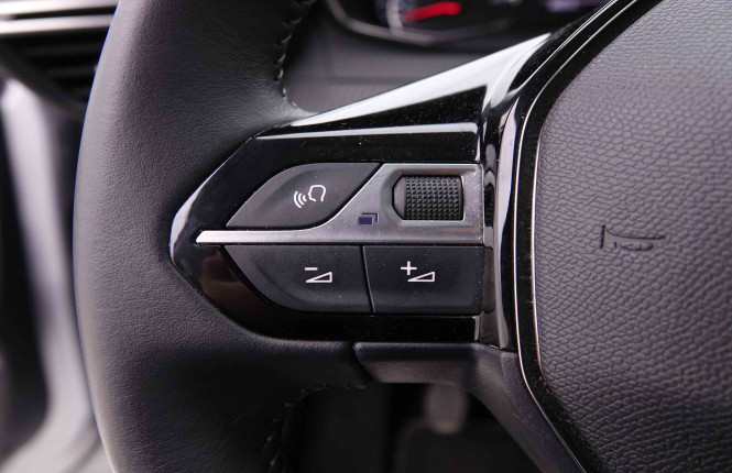 PEUGEOT_PEUGEOT_208_2549320_18.jpg