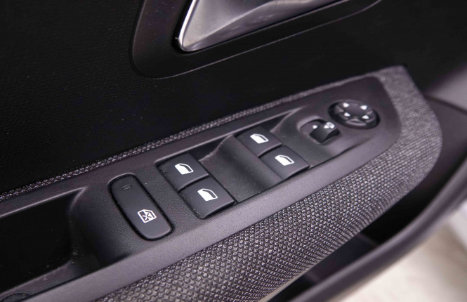 PEUGEOT_PEUGEOT_208_2549320_20.jpg