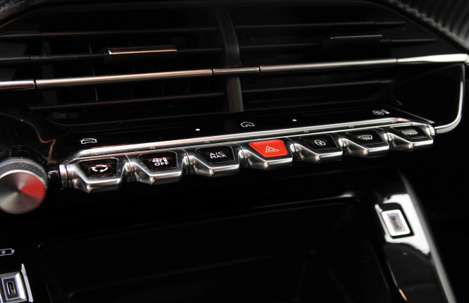 PEUGEOT_PEUGEOT_208_2550350_13.jpg PEUGEOT_PEUGEOT_208_2550350_13.jpg