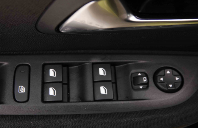 PEUGEOT_PEUGEOT_208_2550350_20.jpg PEUGEOT_PEUGEOT_208_2550350_20.jpg