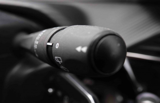 PEUGEOT_PEUGEOT_208_2550351_17.jpg