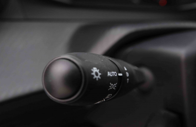 PEUGEOT_PEUGEOT_208_2550357_15.jpg