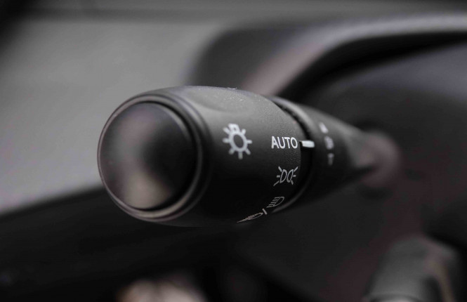 PEUGEOT_PEUGEOT_208_2550360_15.jpg