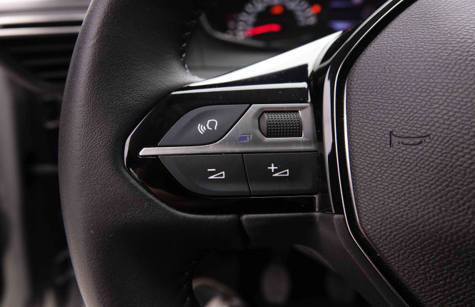 PEUGEOT_PEUGEOT_208_2550361_17.jpg PEUGEOT_PEUGEOT_208_2550361_17.jpg