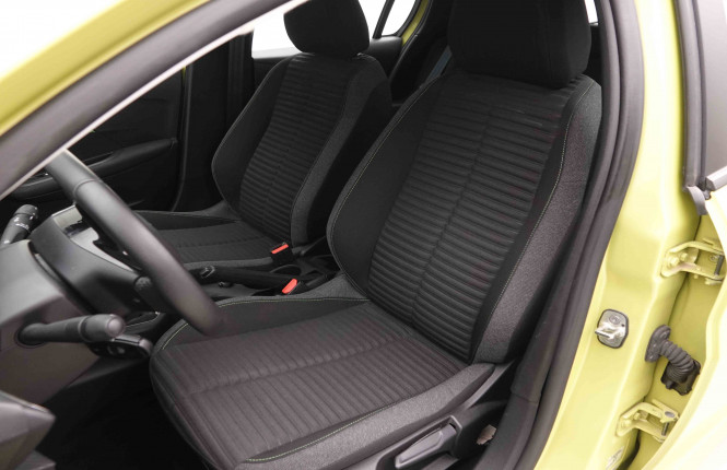 PEUGEOT_PEUGEOT_208_2550362_6.jpg PEUGEOT_PEUGEOT_208_2550362_6.jpg