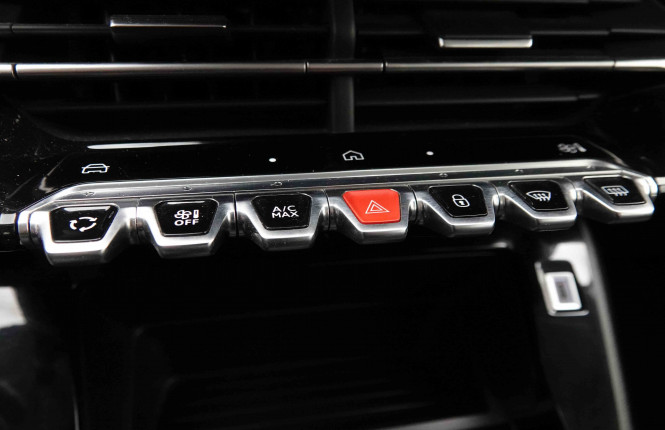 PEUGEOT_PEUGEOT_208_2550365_12.jpg PEUGEOT_PEUGEOT_208_2550365_12.jpg