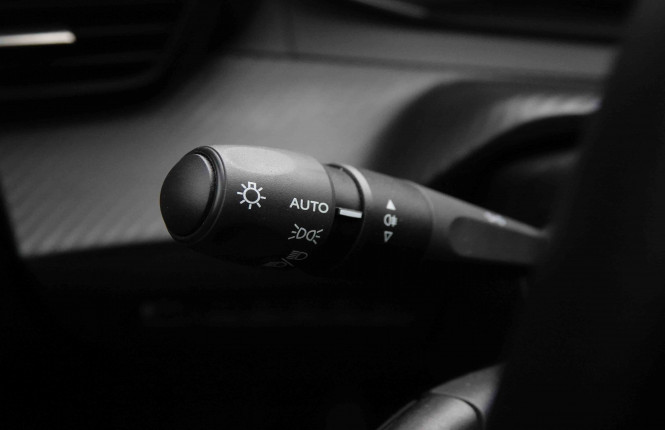 PEUGEOT_PEUGEOT_208_2550365_14.jpg PEUGEOT_PEUGEOT_208_2550365_14.jpg