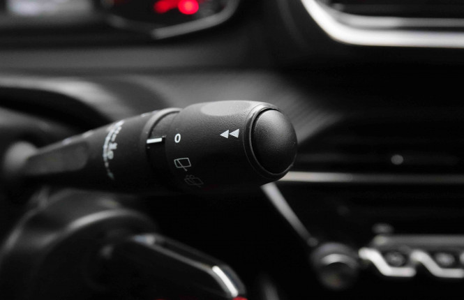 PEUGEOT_PEUGEOT_208_2550365_15.jpg PEUGEOT_PEUGEOT_208_2550365_15.jpg