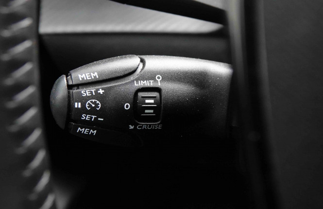 PEUGEOT_PEUGEOT_208_2550365_16.jpg PEUGEOT_PEUGEOT_208_2550365_16.jpg