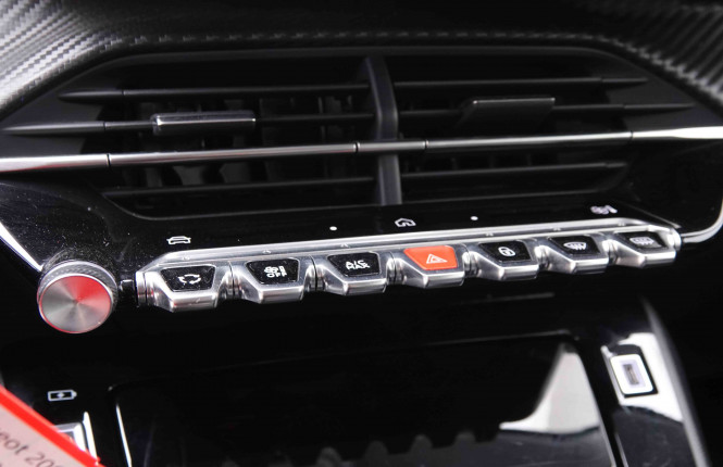 PEUGEOT_PEUGEOT_208_2550383_13.jpg PEUGEOT_PEUGEOT_208_2550383_13.jpg
