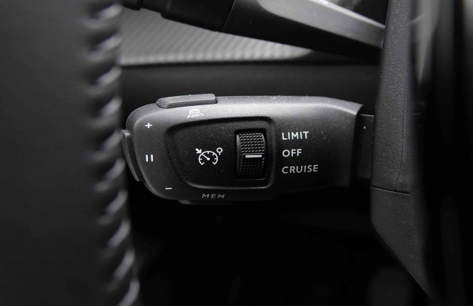 PEUGEOT_PEUGEOT_208_2550965_18.jpg PEUGEOT_PEUGEOT_208_2550965_18.jpg