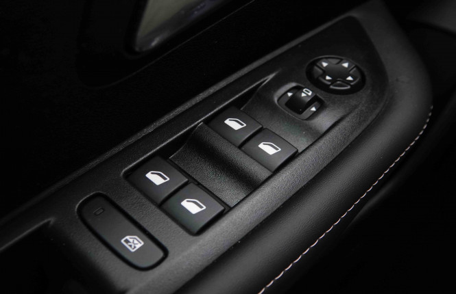 PEUGEOT_PEUGEOT_208_2550965_19.jpg PEUGEOT_PEUGEOT_208_2550965_19.jpg