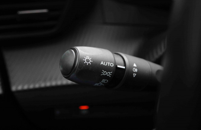 PEUGEOT_PEUGEOT_208_2551431_16.jpg PEUGEOT_PEUGEOT_208_2551431_16.jpg