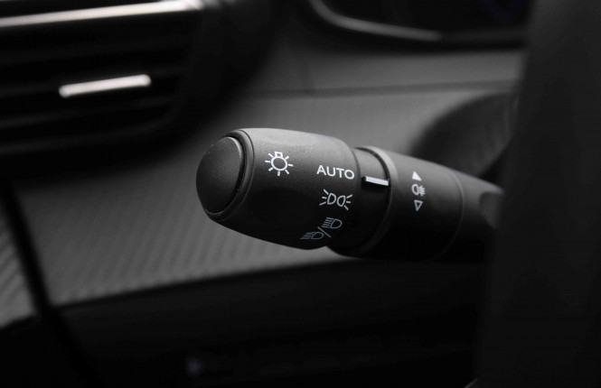 PEUGEOT_PEUGEOT_208_2551443_16.jpg