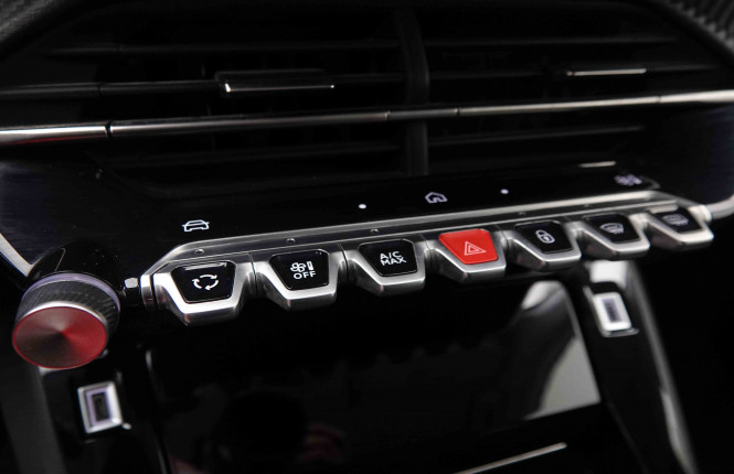 PEUGEOT_PEUGEOT_208_2551449_14.jpg