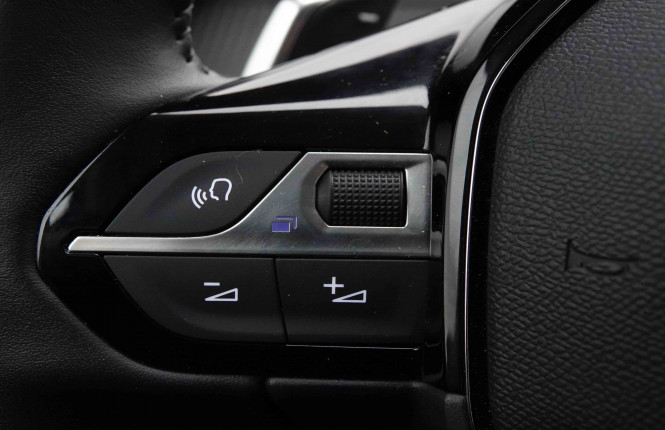 PEUGEOT_PEUGEOT_208_2551849_19.jpg