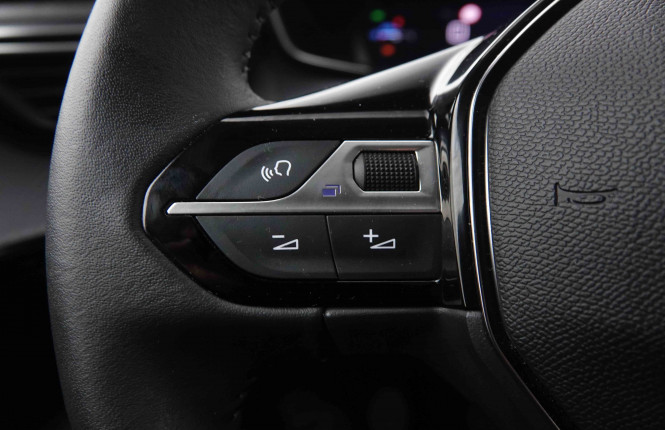PEUGEOT_PEUGEOT_208_2652086_18.jpg PEUGEOT_PEUGEOT_208_2652086_18.jpg