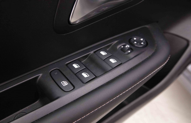 PEUGEOT_PEUGEOT_208_2652086_48.jpg PEUGEOT_PEUGEOT_208_2652086_48.jpg