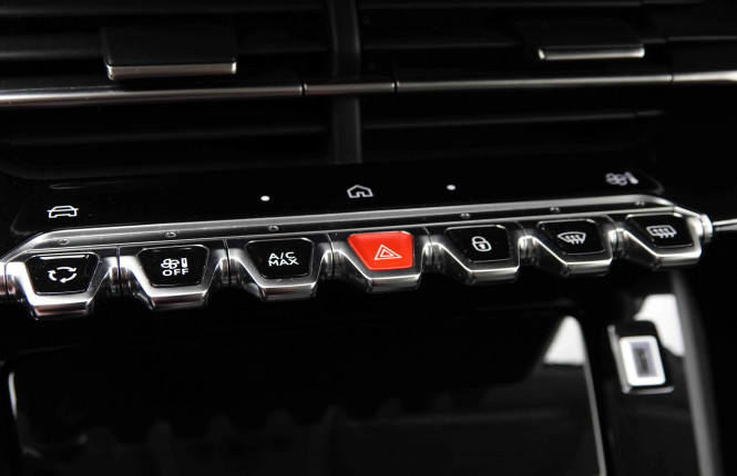 PEUGEOT_PEUGEOT_208_2652088_13.jpg PEUGEOT_PEUGEOT_208_2652088_13.jpg