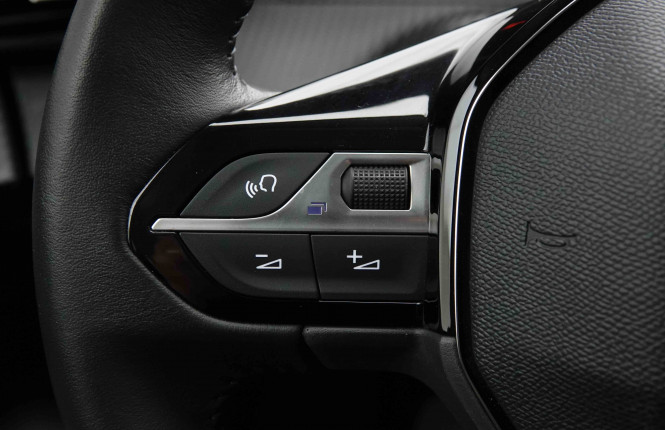 PEUGEOT_PEUGEOT_208_2652088_18.jpg PEUGEOT_PEUGEOT_208_2652088_18.jpg