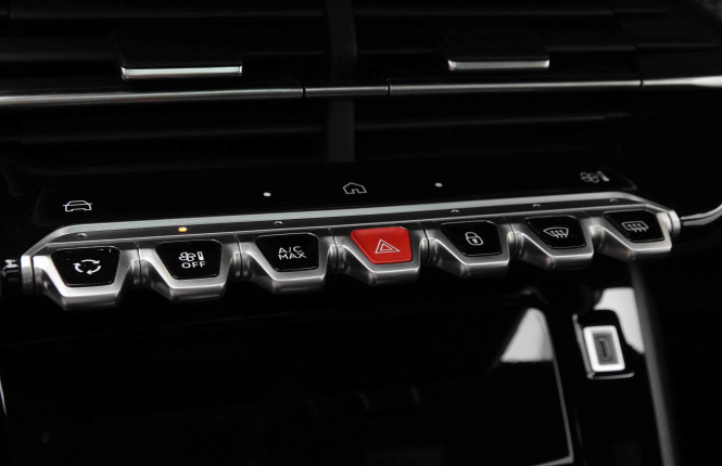 PEUGEOT_PEUGEOT_208_2652130_14.jpg PEUGEOT_PEUGEOT_208_2652130_14.jpg