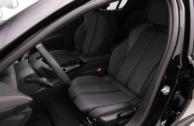 PEUGEOT_PEUGEOT_208_2652134_6.jpg