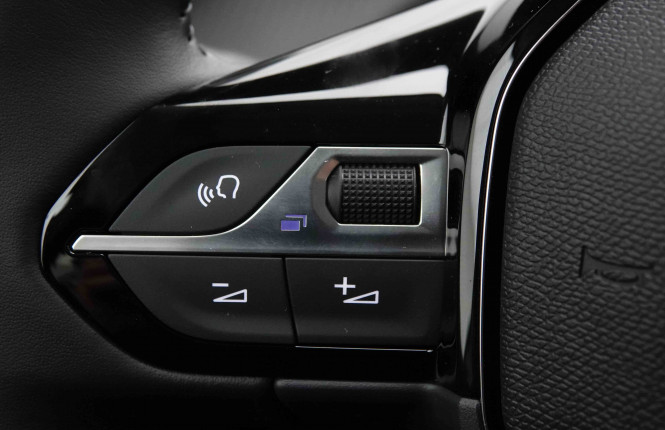 PEUGEOT_PEUGEOT_208_2652500_18.jpg